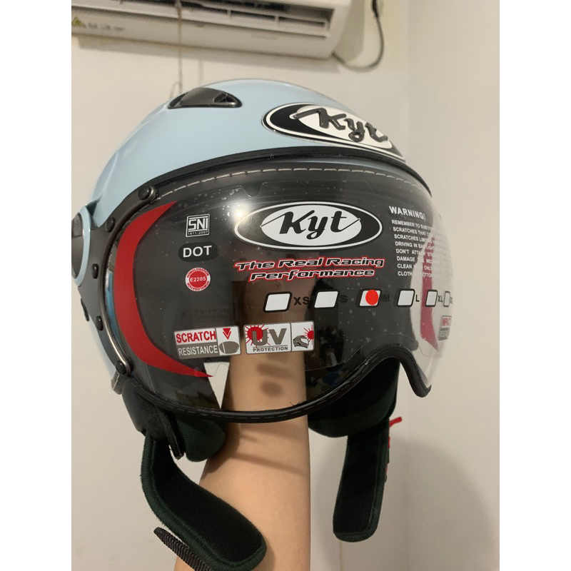 Helm Cantik