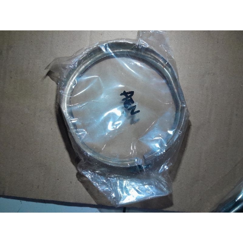 ring lampu depan vespa super 1966 - 1973 besi croom