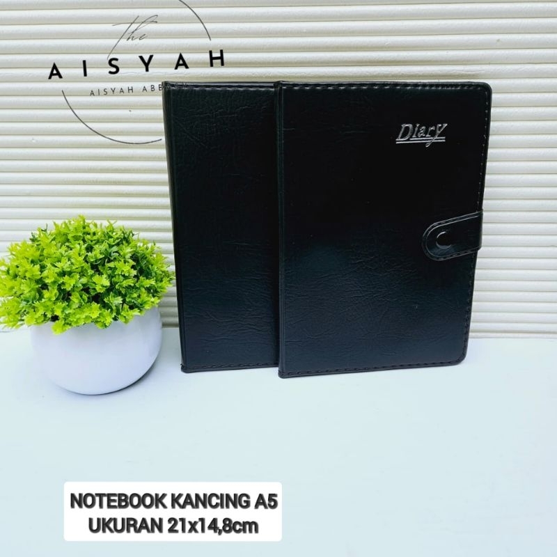 

Buku Agenda Kulit kancing 25K 8825 Notebook ukuran A5 + pena