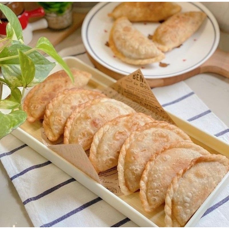 

Cireng isi Ayam Suwir Pedas Dijamin Enak Banget