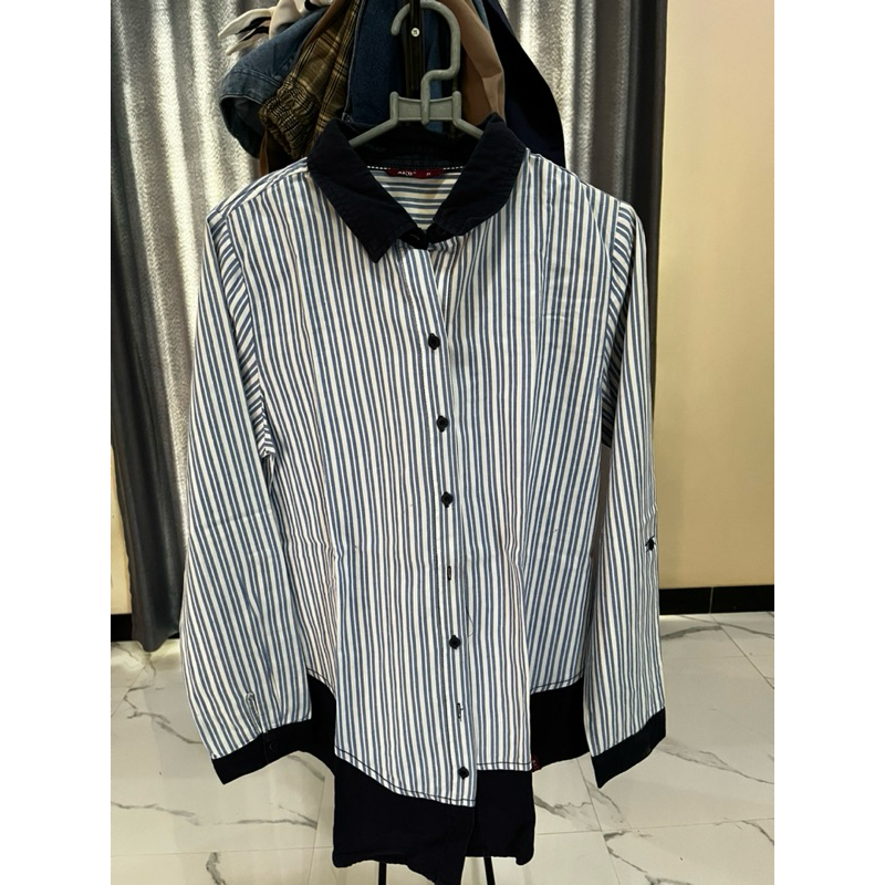 PRELOVED KEMEJA GARIS GARIS AKO