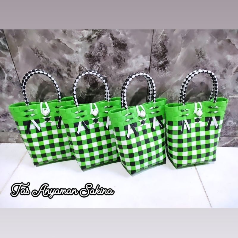 

[TAS SOUVENIR NIKAH, TAS ANYAMAN MURAH, TAS ASUL-ASUL NIKAHAN, HAMPERS NIKAHAN]