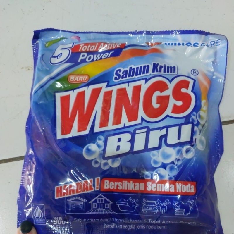 Sabun Krim Wings Biru WB900