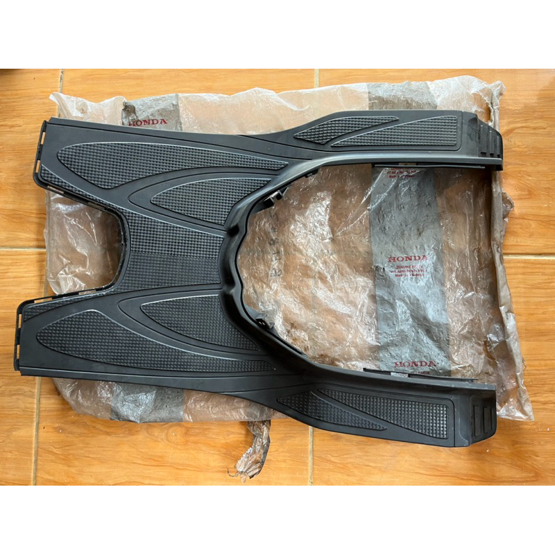 COVER LANTAI ATAS BEAT KARBU CARBU AWAL GEN 1 Ori Original AHM 64310-KVY-900