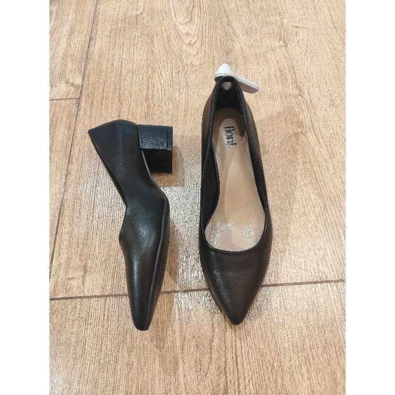 NEW Heels fioni mana black by payless