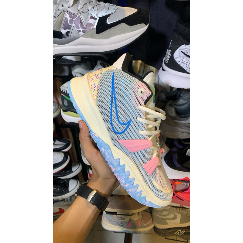 NIKE KYRIE 7 EP ‘Pale Ivory’