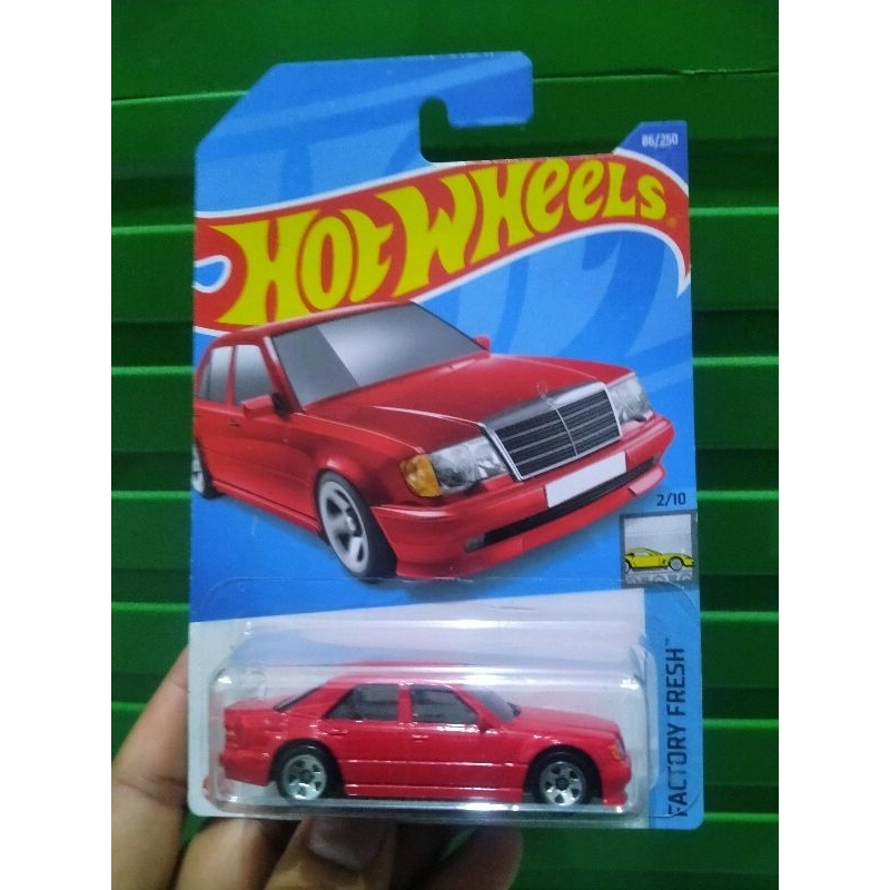 HOT WHEELS MERCEDES BENZ 500 E