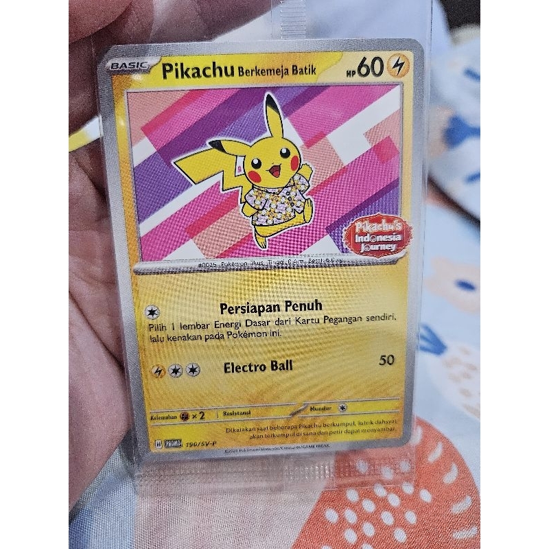 Pikachu Berkemeja Batik Pokemon TCG Indonesia 190/SV-P