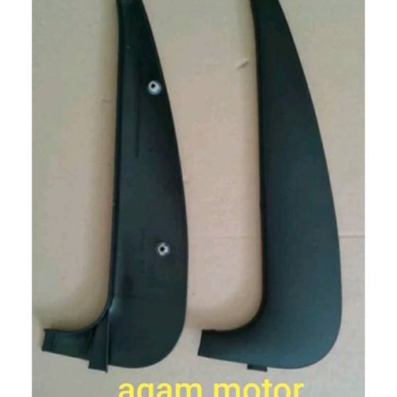 TUNGGU APALAGI Lis kaca pintu canter turbo bagian depan