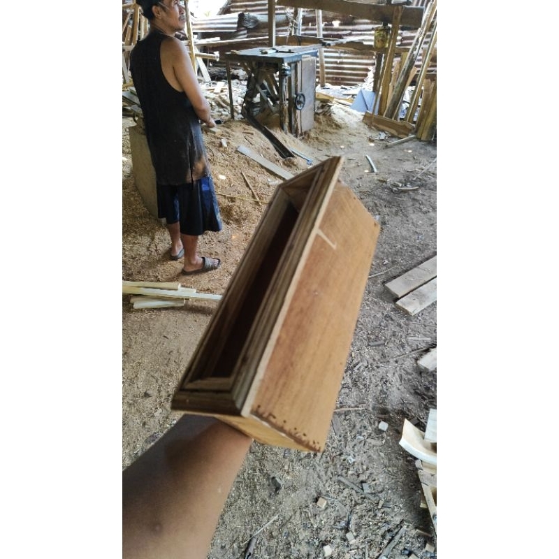 Loster kayu jati Lubang angin angin rumah variasi rumah kayu jati