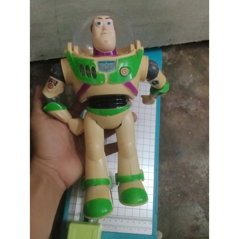 BUZZ LIGTHYEAR TOY STORY MAINAN BEKAS JUMBO TINGGI 27 CM