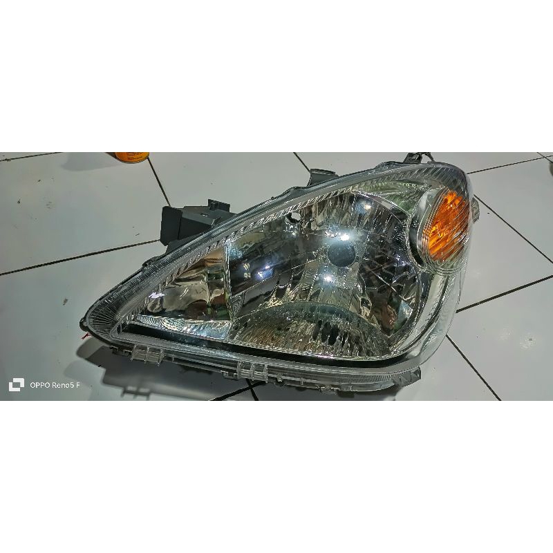 HEADLAMP AVANZA VVTI 2010