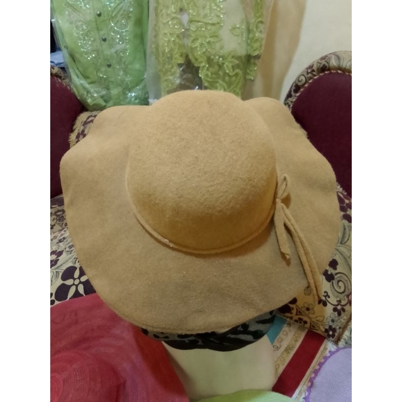 Topi pantai Preloved