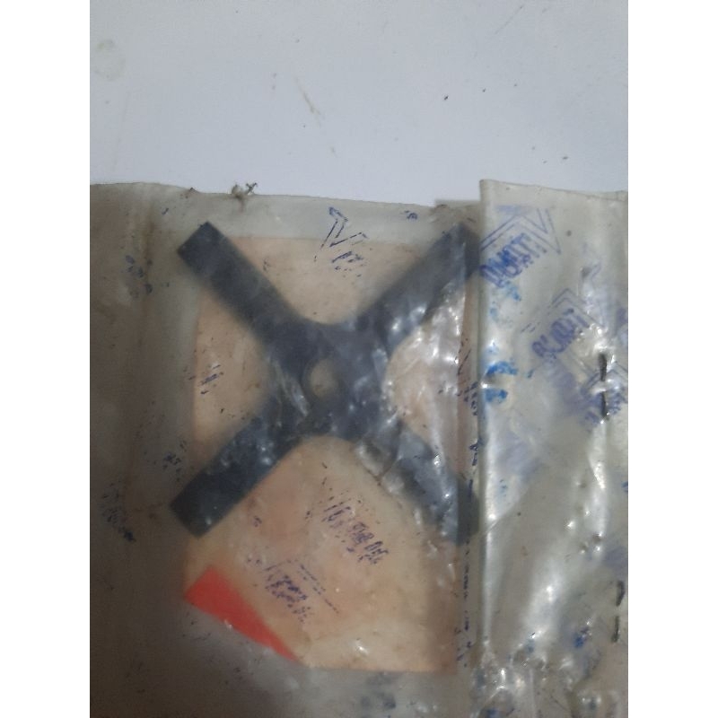 SILANG EMPAT VESPA MERK FA ITALIA