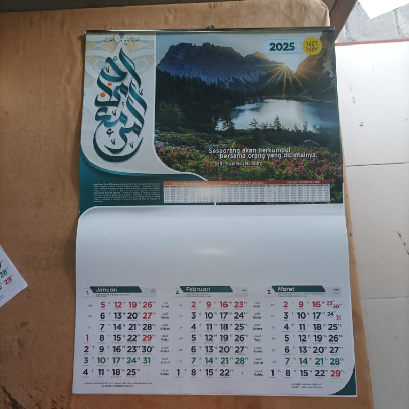 

Kalender 2025 Pemandangan Kaligrafi Triwulan ecer murah