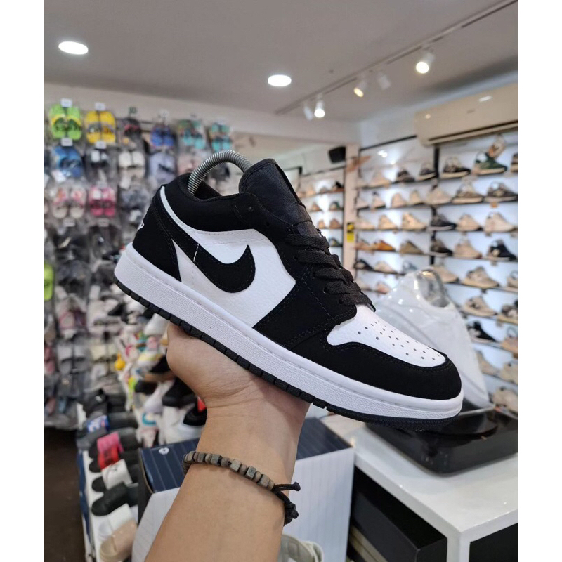 nike air jordan low black white