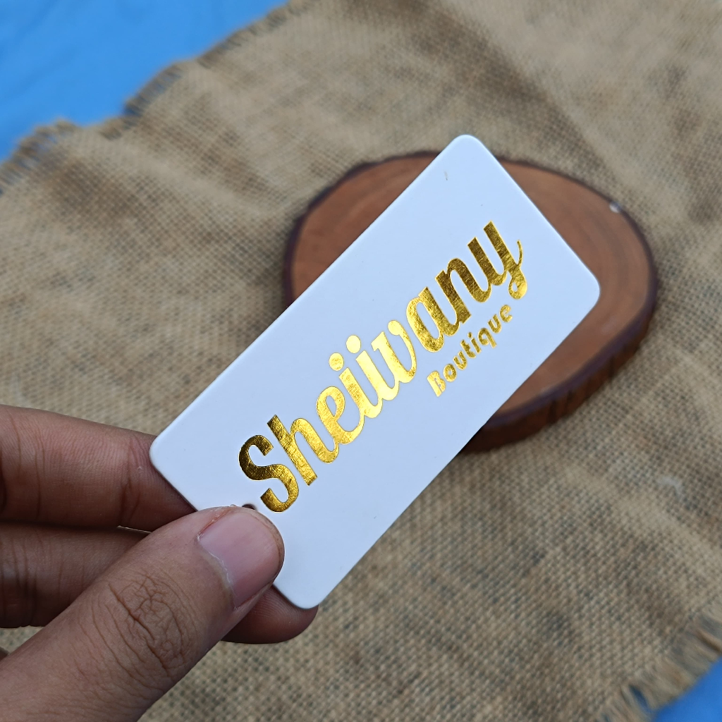

FREE DESIGEN... HANTAG COSTUM MENGKILAT | LABEL MEREK HARGA,LABEL MENGKILAT KETEBALAN 700 GRAM IVORY