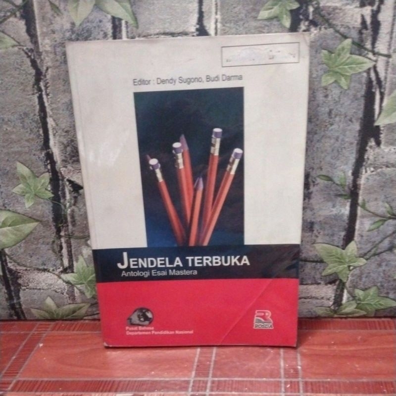 Jendela Terbuka Antologi Esai mastera