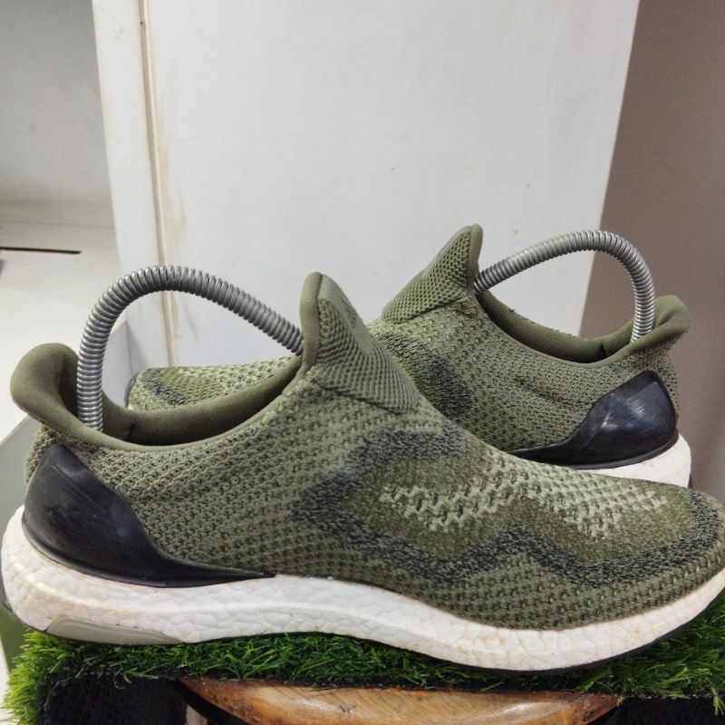 SEPATU SECOND ADIDAS ULTRA BOOST