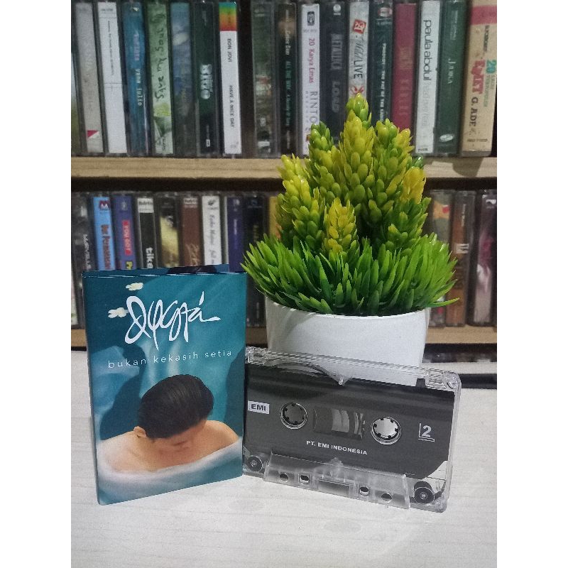 KASET DYGTA ALBUM BUKAN KEKASIH SETIA