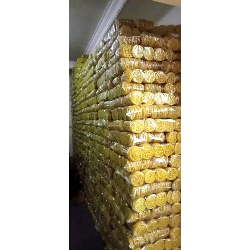 

kerupuk mie kuning mentah ukuran kecil (ciplok 500gram)