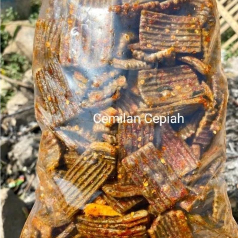 

Kerupuk jengkol Super Crispy Extra pedas daun jeruk 1 kg