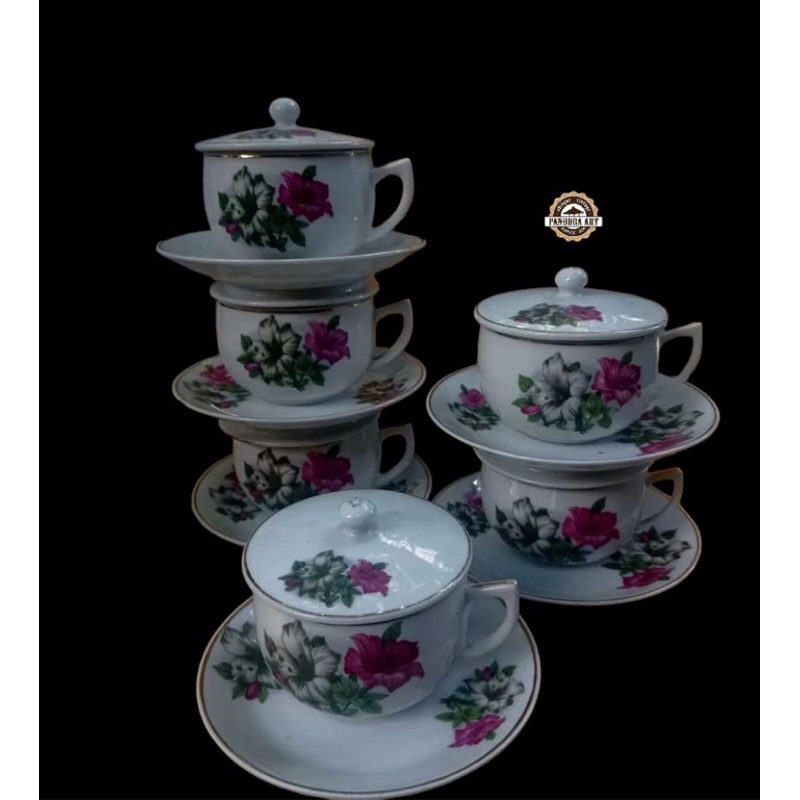 Cangkir kopi lawas bunga KANGKUNG