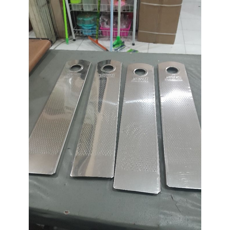 parutan kelapa /Parut besar