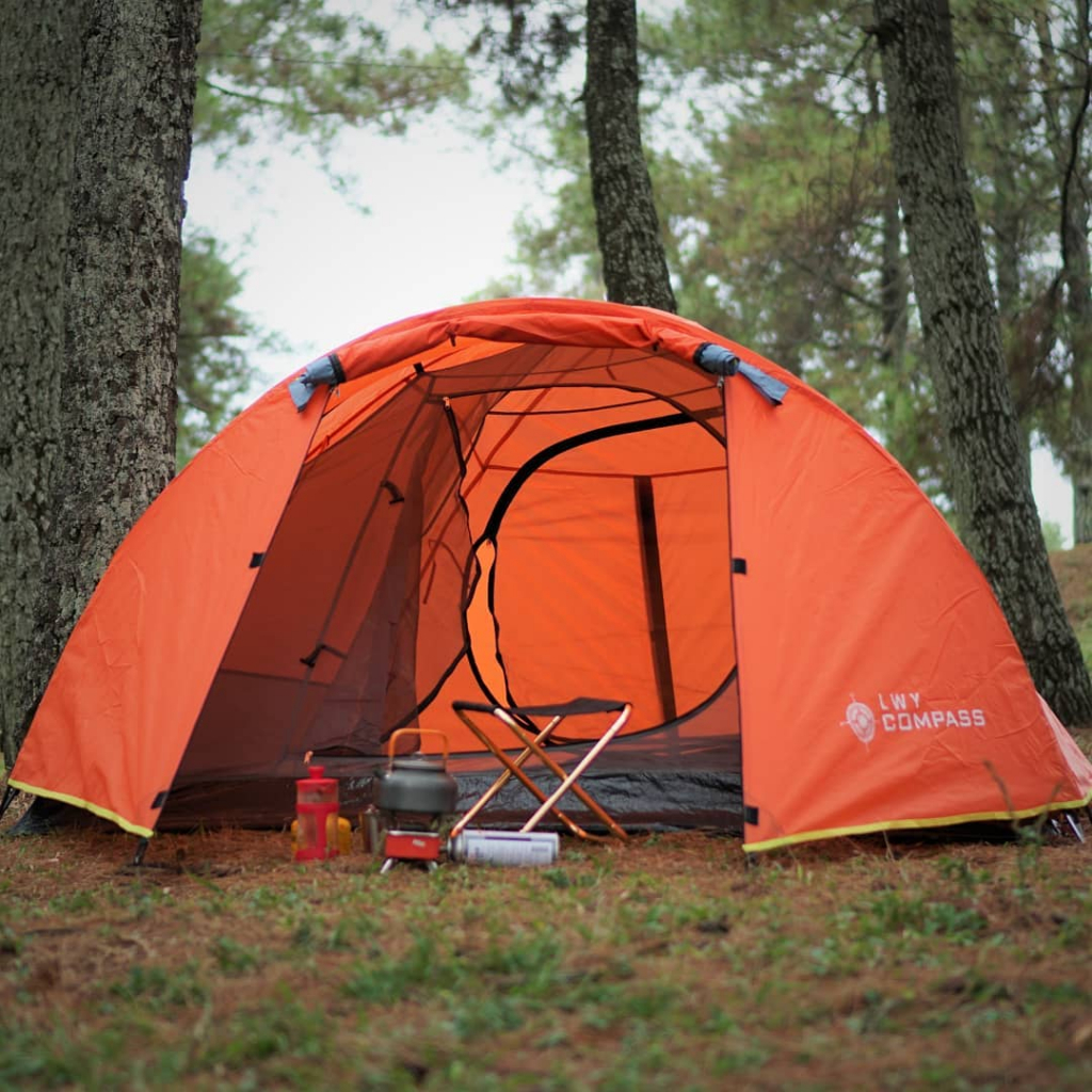 Tenda Camping Double Layer Kapasitas 4-5 Orang dengan Rangka Fiber