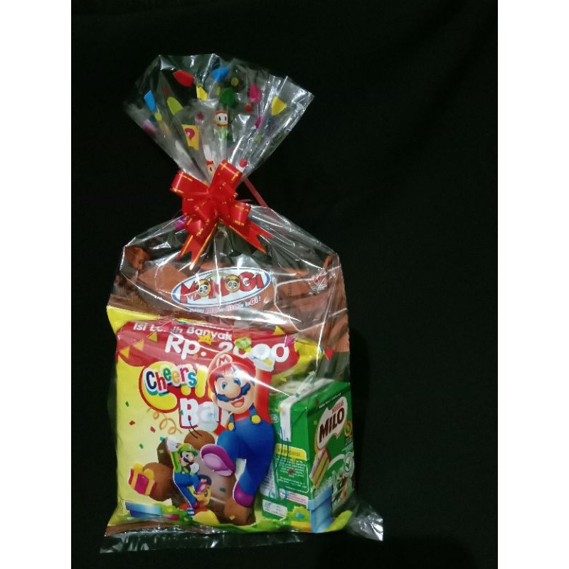 

Hampers/Gift Ulang Tahun Snack Murah C