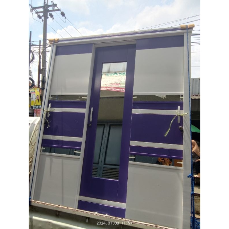 Lemari 3 pintu