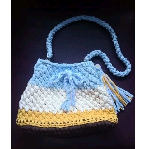tas selempang rajut serut