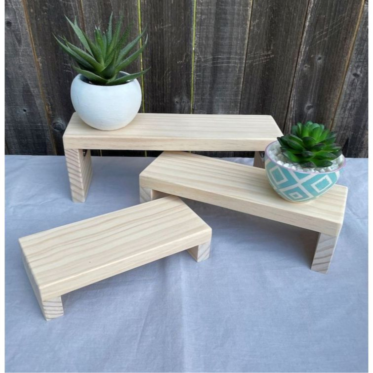 1 Set Stand Display Susun Kayu