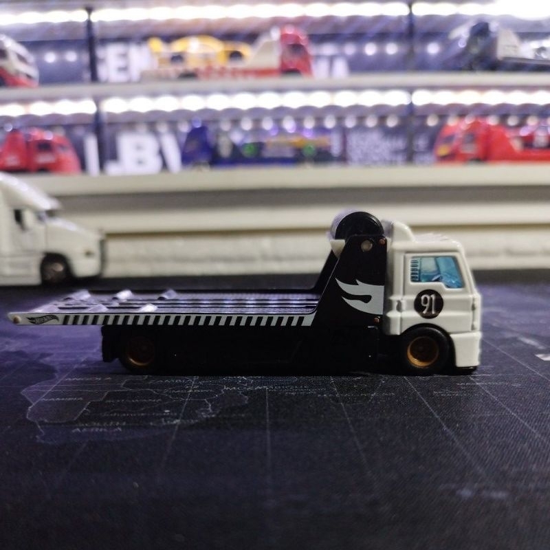 Towing truck Hotwheels premium