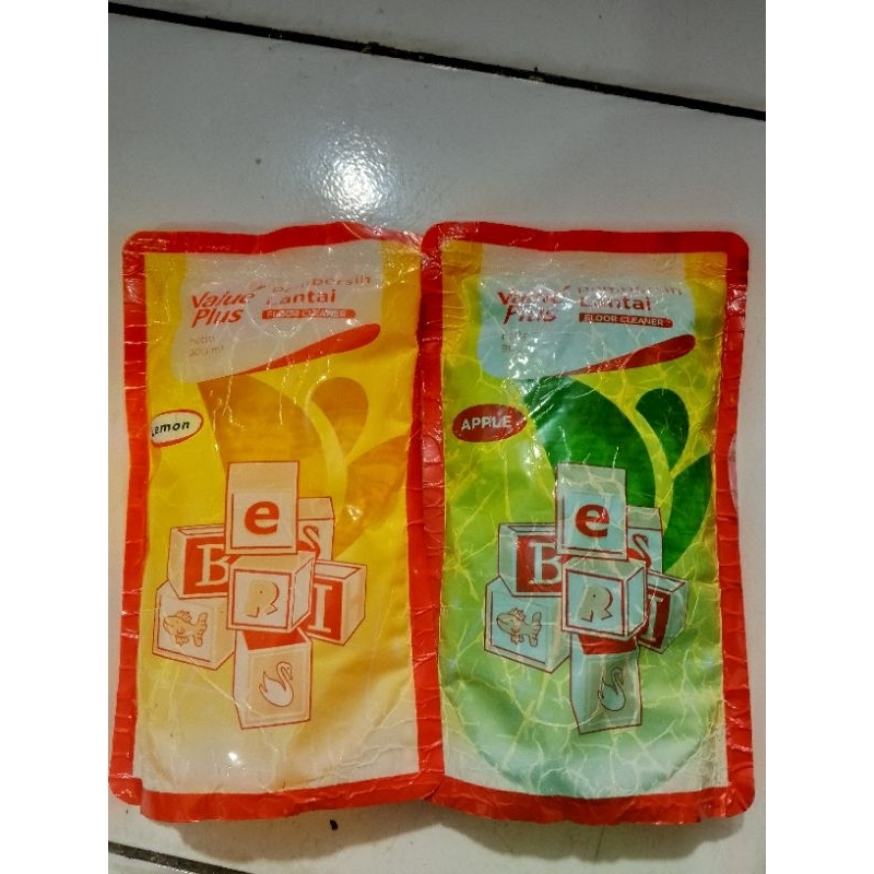 Value Plus Pembersih Lantai 900ml