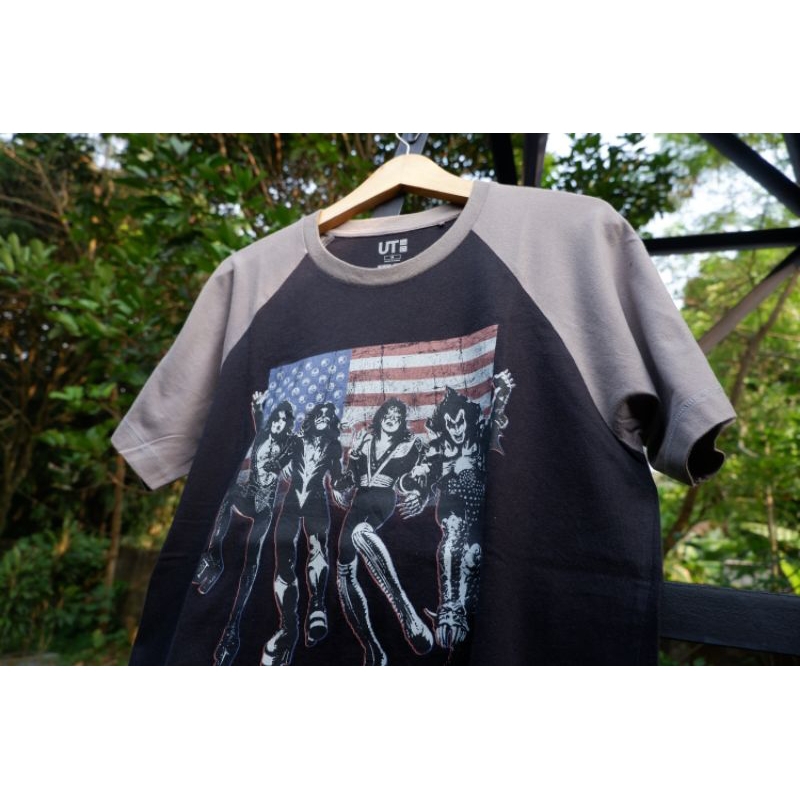 Uniqlo tshirt kiss band kaos original