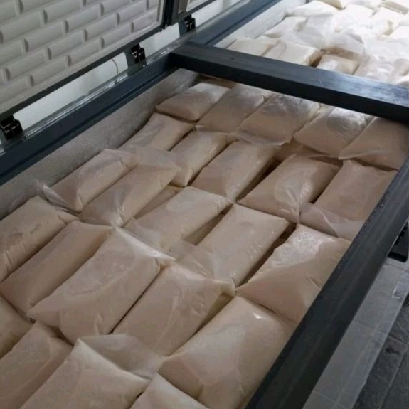 

Susu Kambing murni / Susu Kambing segar/Susu Kambing etawa/1 liter/susu kambing etawa asli 100% /