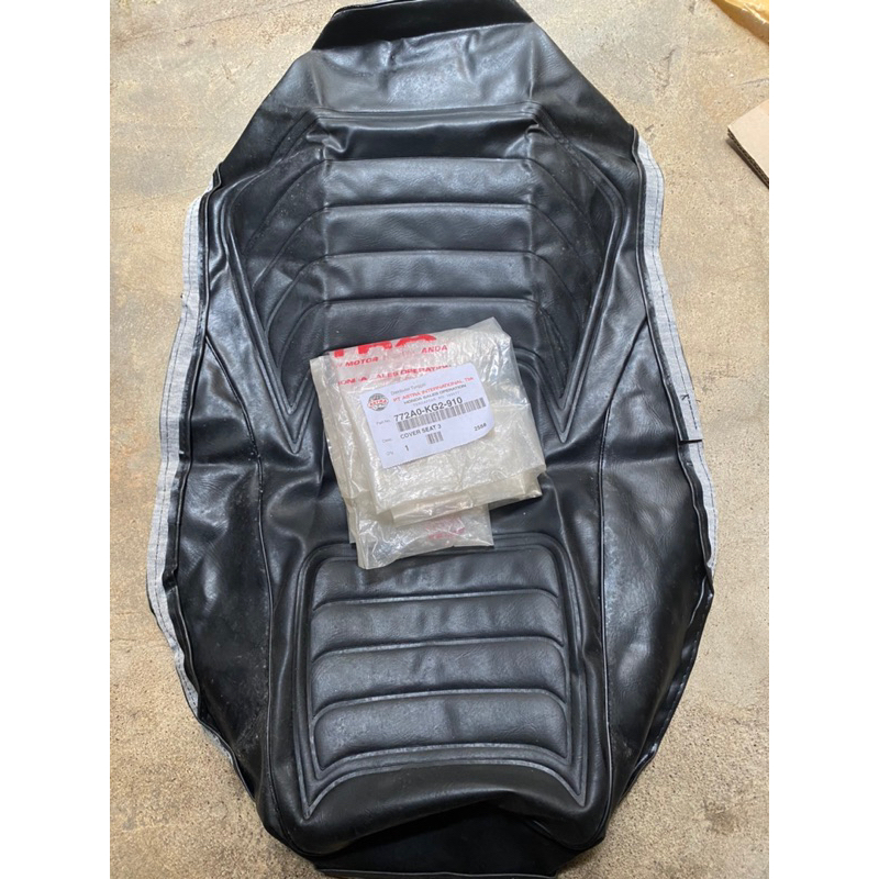 772A0-KG2-910 Kulit Sarung Jok Gl Pro Max Original AHM