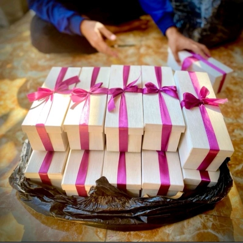 

,KOTAK KADO/HADIAH,SOUVENIR(UKURAN 24cm ×8 cm×8cm