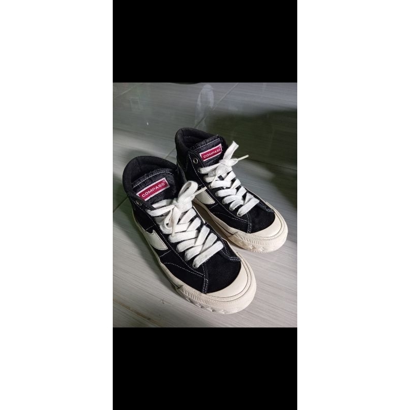 sepatu compass ori