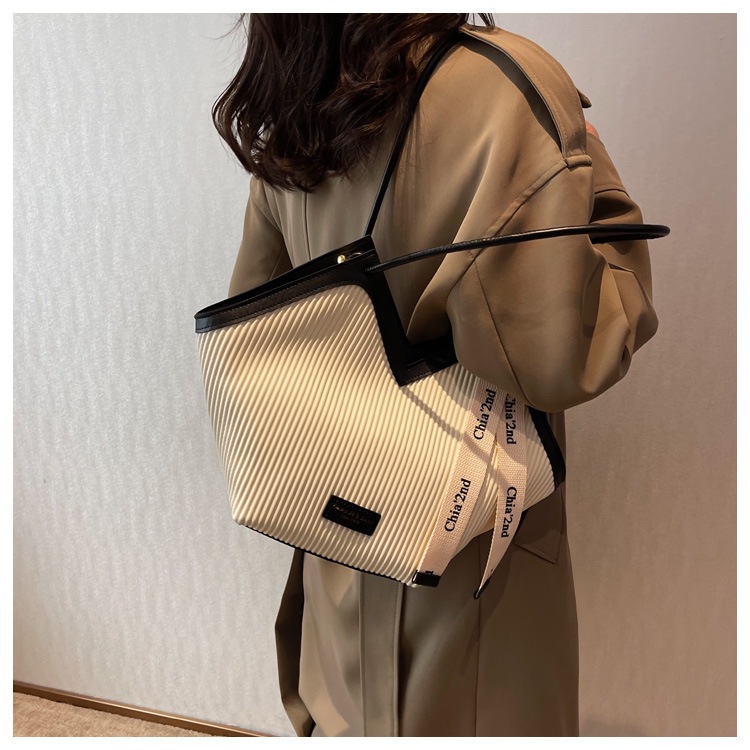 Jennie Bag - Chic Charm - Tas Totebag Wanita Resleting Import Model Korea Terbaru