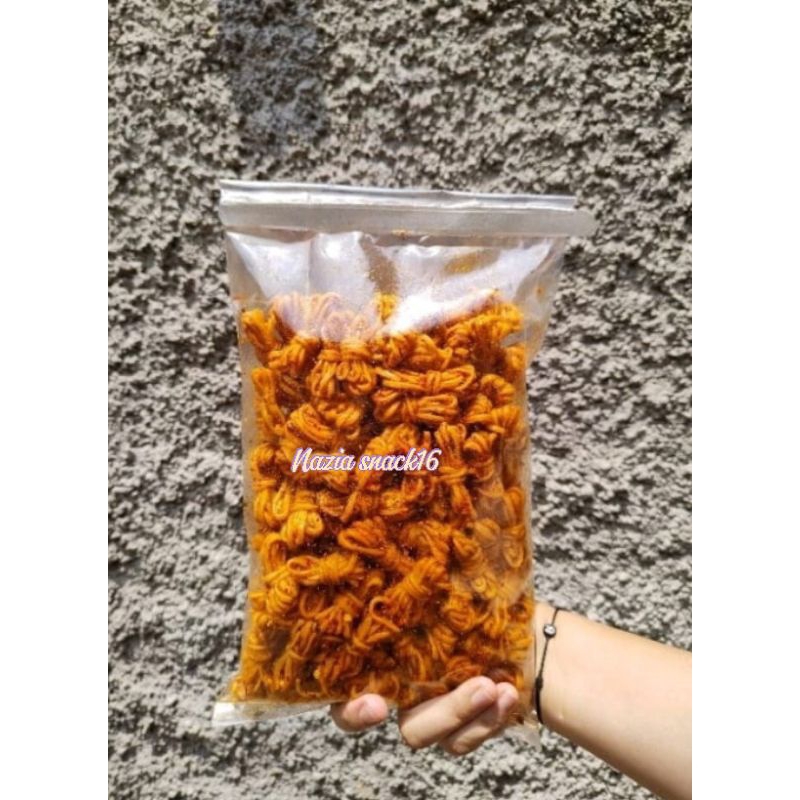 

seblak mie uwel/ mie gulung kriuk pedas daun jeruk 500grm