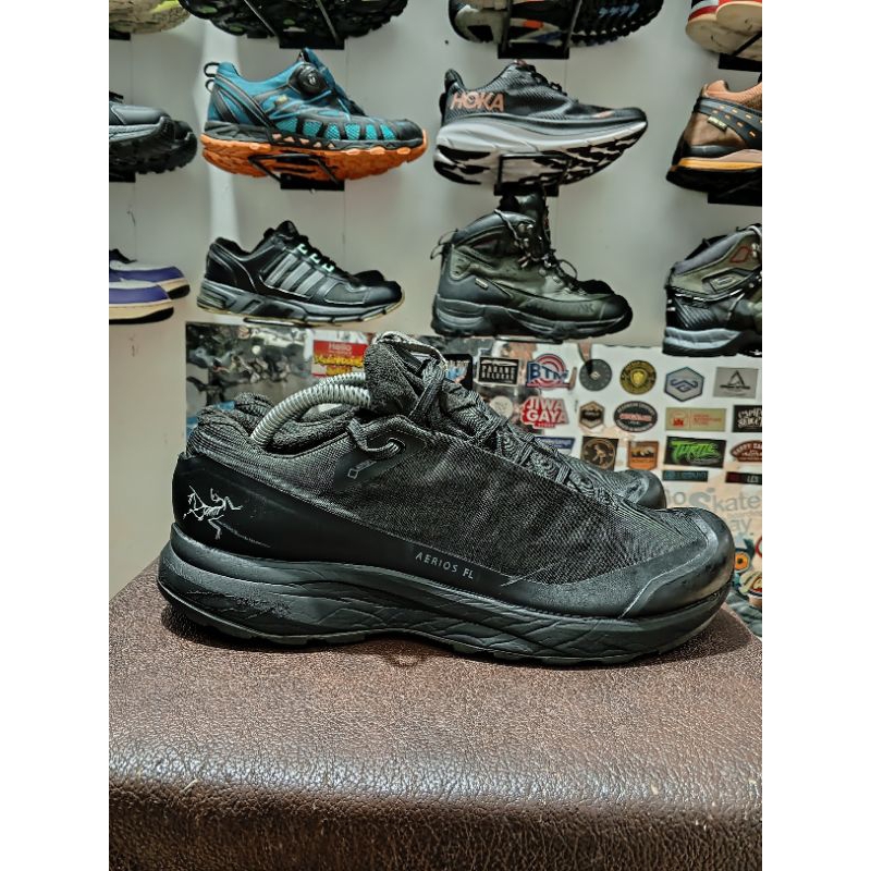 sepatu gunung trail running arcteryx