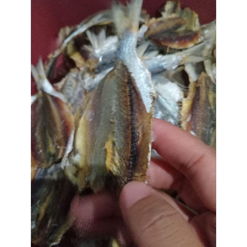 

Ikan kering Juwi Sigar potong kepala tawar