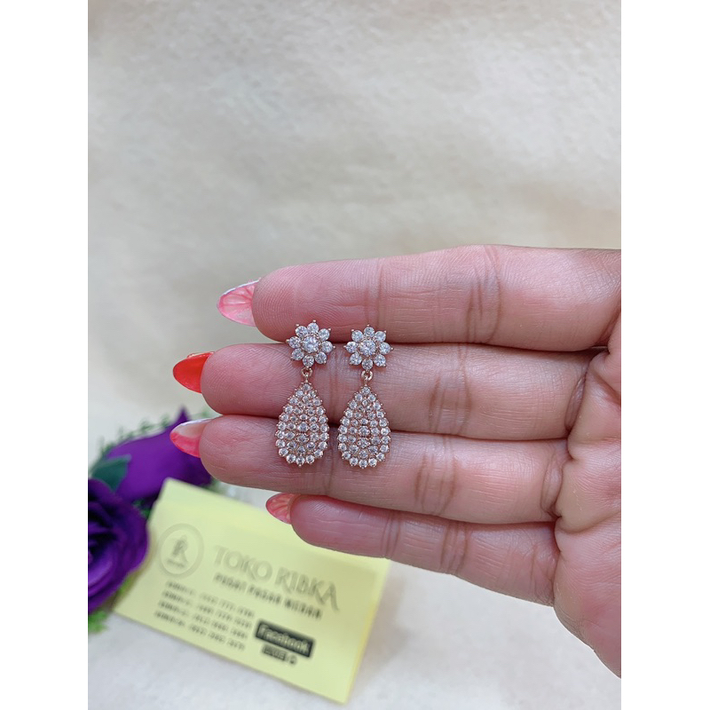 Anting labu replika berlian