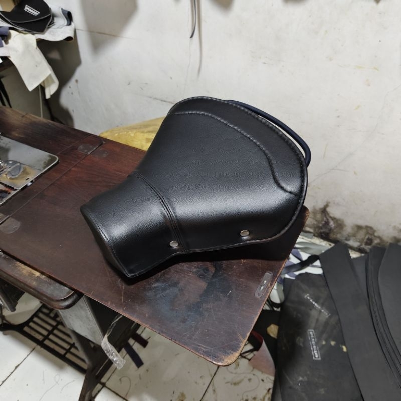 Jok Depan Replika Bibir tipis