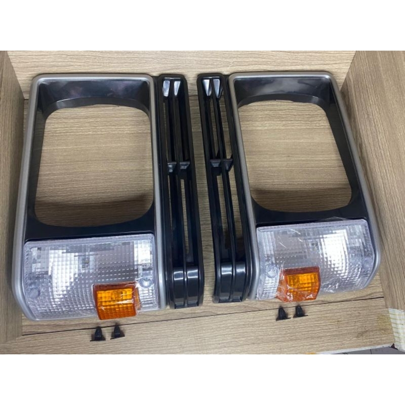 Head Lamp Rim / Ring Lampu grill samping L300 model lama + lampu sein + bohlamp sebelah kanan dan ki