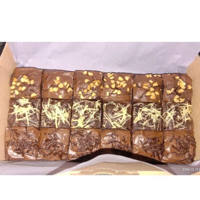 

Brownies panggang Sekat Brownies fudgy shiny crust