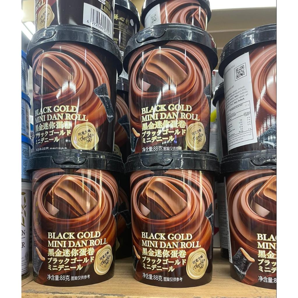 

snack gold roll mini roll cokelat dan strawberry