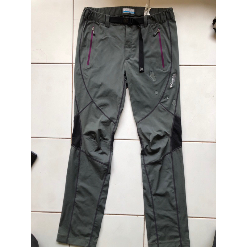 CELANA OUTDOOR COLUMBIA TITANIUM ORIGINAL